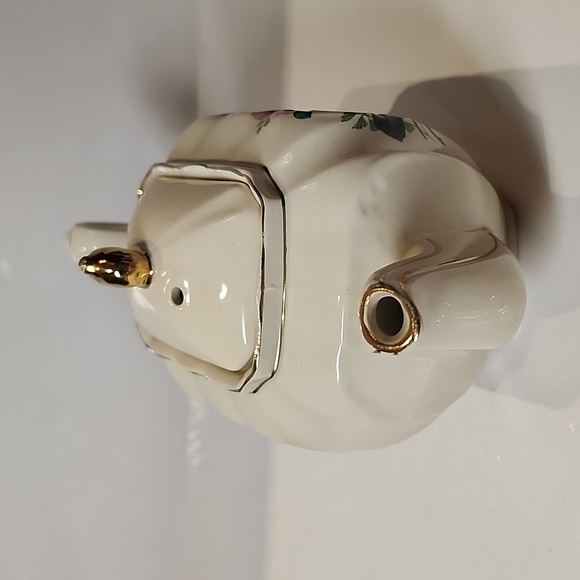 Vintage Sadler porcelain pink and yellow with gold trim tea pot - Picture 4 of 9